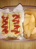 ข้าวกล่องแซนวิชเบอร์เกอร์ไก่ (Chicken Burger Sandwich Lunch Box)