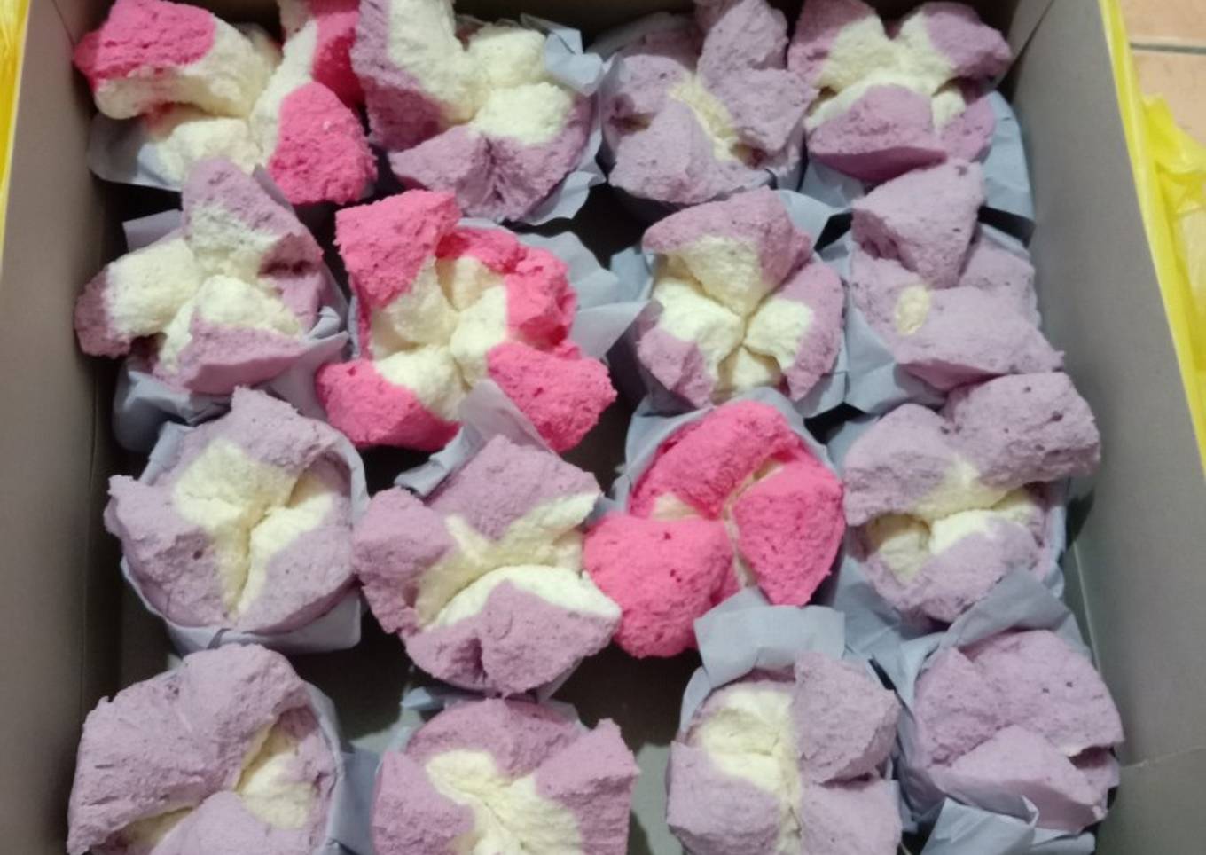Bolu Kukus Mekar dengan cetakan kue talam