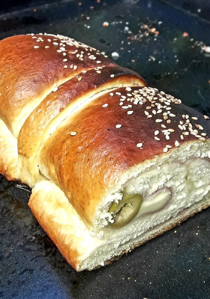 Una foto de Pan de jamón venezolano