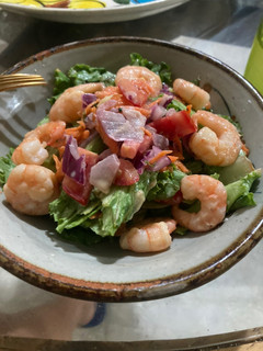 Una foto de Ensalada 🥗 con Camarón 🍤