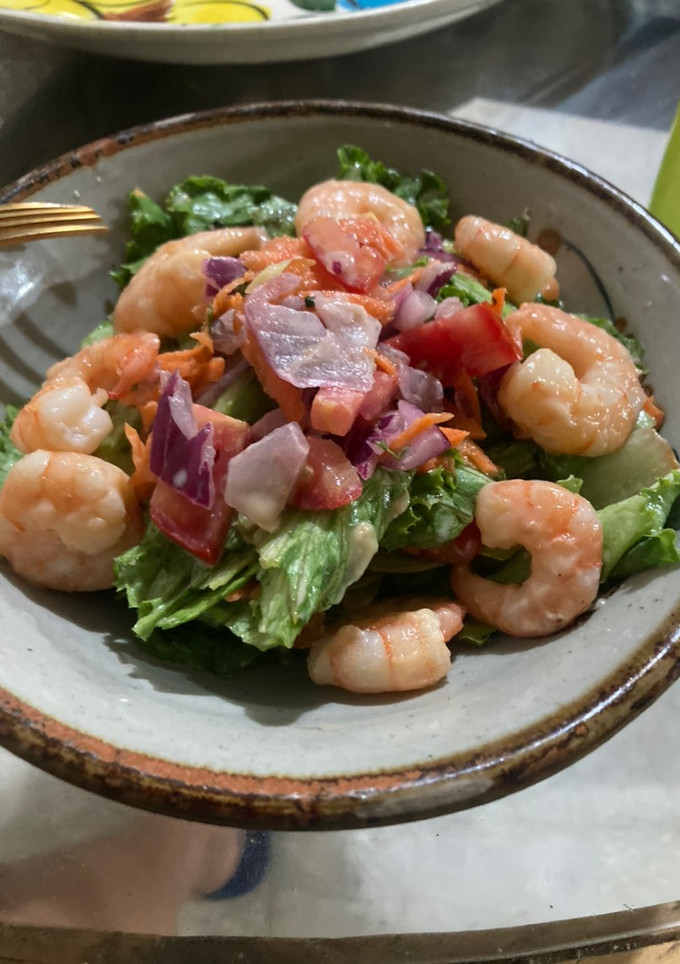 Una foto de Ensalada 🥗 con Camarón 🍤