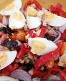 Σαλάτα με άσπρα φασόλια, αυγό κι ελιές👩‍🍳🥚🥗🍅🫑☘️