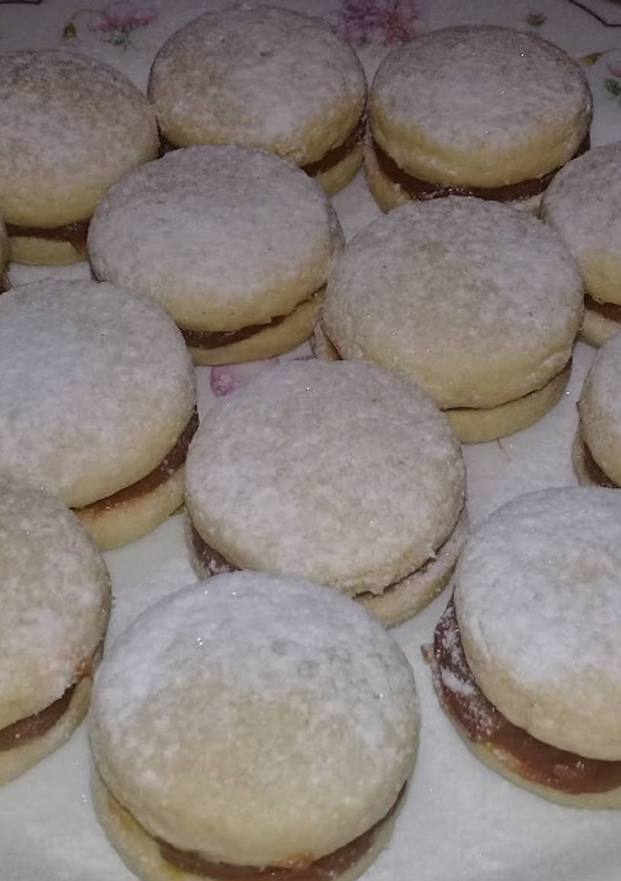 Una foto de Alfajores de maicena deliciosos =)