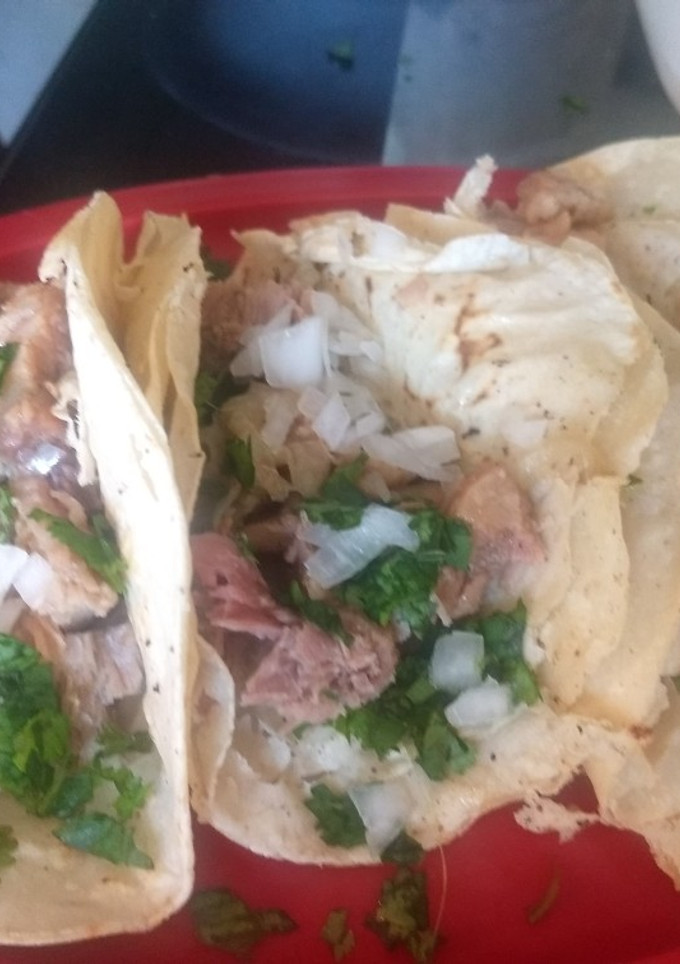 Una foto de SUADERO RECETA DELICIOSA!!! Tacos Gorditas mmm
