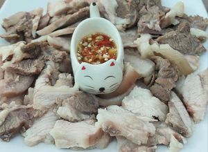 Hình của món Thịt thủ heo luộc.