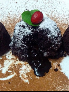 चोको लावा केक (Choco lava cake recipe in hindi) रेसिपी मुख्य फोटो
