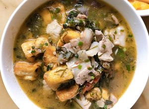 Hình của món Cà bung/Cà nấu chuối đậu.