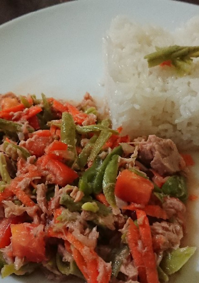 Una foto de Ensalada fresca con arroz
