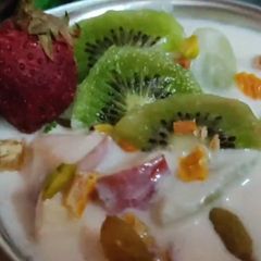 A picture of Mixed Fruit Raita.