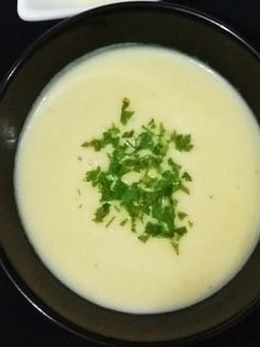 Una foto de Sopa crema de papa y puerro, bebés 👶🏼