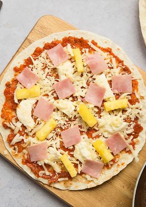 Tortilla pizza recept fotója