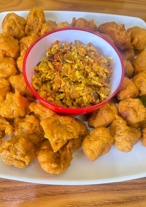 A picture of Orange sweet potato balls.