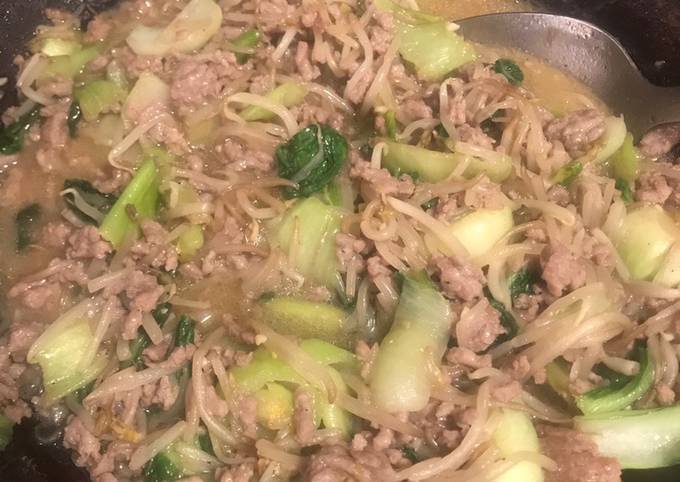 Bokchoy and ground meat in miso sauce