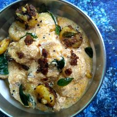 A picture of Dahi aloo.