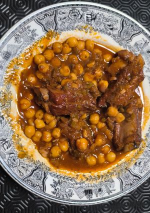 Una foto de Garbanzos con costilla cerdo