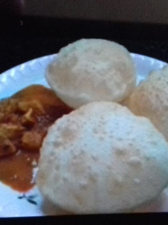 சோளா பூரி (Chola poori recipe in tamil) செய்முறை முக்கிய புகைப்படம்