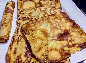 Una foto de CREPAS Cuadradas con esencia de Piña...!