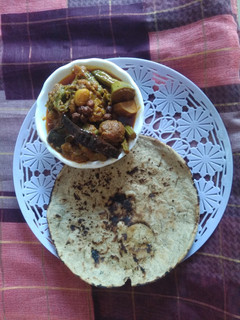 ઊંધિયું (Undhiyu Recipe In Gujarati) રેસીપી મુખ્ય ફોટો