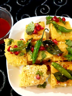 खमण ढोकला (khaman dhokla recipe in Hindi) रेसिपी मुख्य फोटो