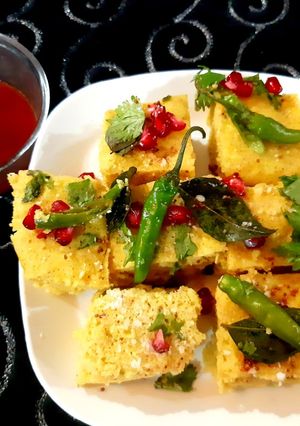खमण ढोकला (khaman dhokla recipe in Hindi) रेसिपी मुख्य फोटो