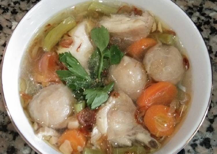 Sup Ayam Bakso Sederhana