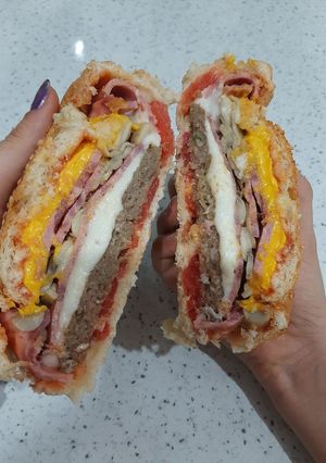 عکسی از دستور همبرگر و ژامبون