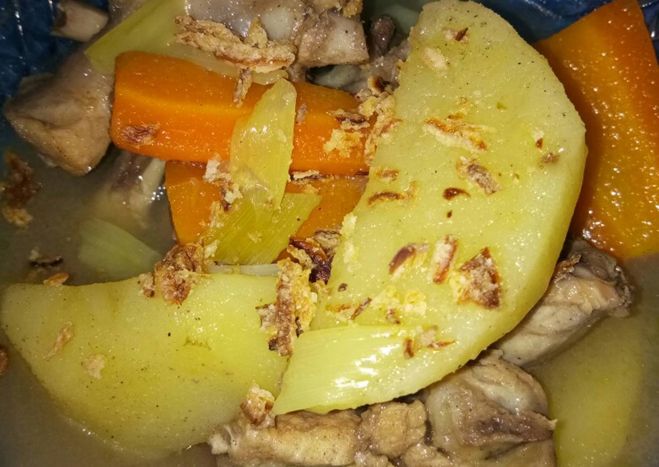 Sop ayam, wortel dan kentang 😋 #BikinRamadanBerkesan
