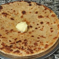 A picture of Mooli parantha.