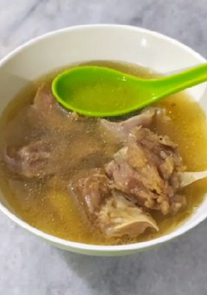 A picture of Beef Stock (Yakhni).
