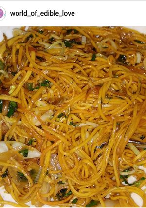 A picture of Schezwan Hakka Noodles.