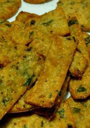 A picture of Multi Grain Methi Bites.