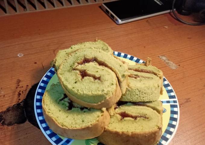 Cara Gampang Menyiapkan Bolu gulung ekonomis green tea Anti Gagal
