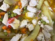 Una foto de guarniciones para pollo guisado
