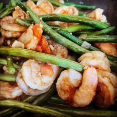A picture of Shrimp with String Beans.