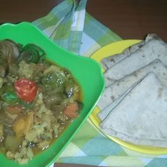 A picture of Mix vegetables with chapati..