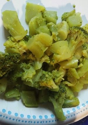 A picture of Broccoli and Bison Tallow.