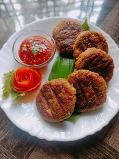 सोया टिक्की - हाई प्रोटीन टिक्की(Soya Tikki - High Protein Tikki recipe in Hindi) रेसिपी मुख्य फोटो