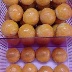 A picture of Kue Nastar.