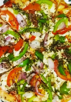 পিজ্জা (pizza recipe in Bengali) রেসিপির প্রধান ছবি