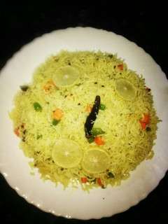वेजिटेबल लेमन राइस (vegetable lemon rice recipe in Hindi) रेसिपी मुख्य फोटो