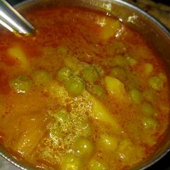 A picture of Matar aloo ki sabzi.