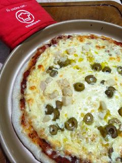 Una foto de Pizza con receta de masa Napolitana 🇨🇱