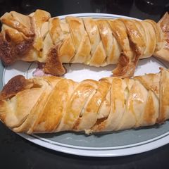 A picture of Mango braided strudel.