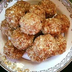 A picture of Peanut and til ke laddu😃😃.