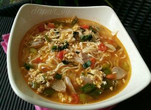 Foto resep MIE TEK-TEK pedas dari mie instan goreng