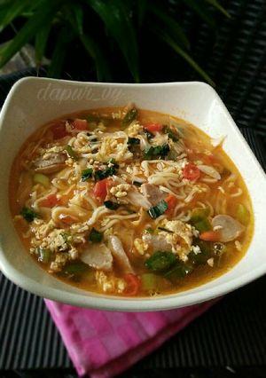 Foto resep MIE TEK-TEK pedas dari mie instan goreng