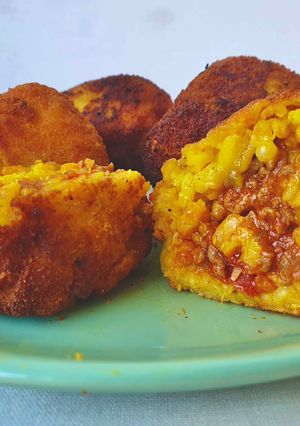Una foto de Arancini di Riso alla Bolognese