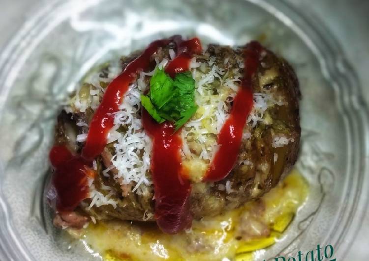 Langkah Mudah untuk Membuat Baked potato with beef, cheese and garlic sauce yang Bikin Ngiler