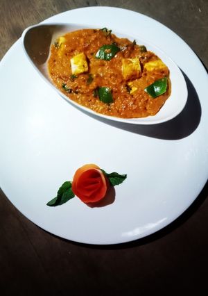 ચીઝી કડાઈ પનીર (Cheesy Kadhai Paneer Recipe in Gujarati) રેસીપી મુખ્ય ફોટો