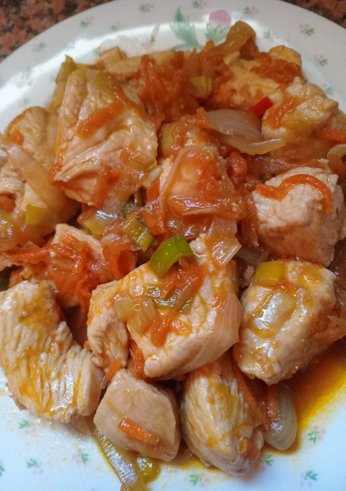 Una foto de Suprema con vegetales y salsa de soja